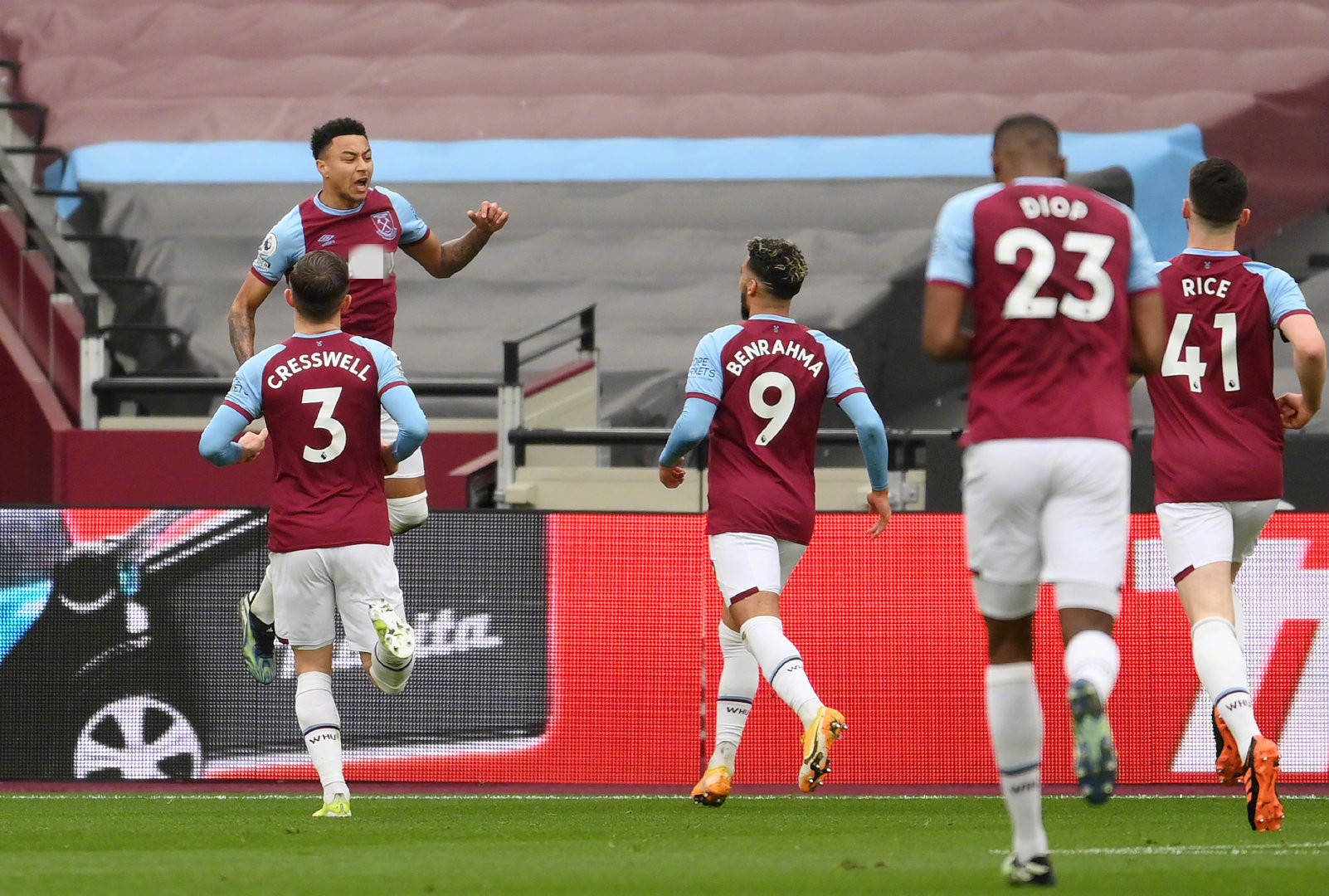 一动都受到 一动都受到